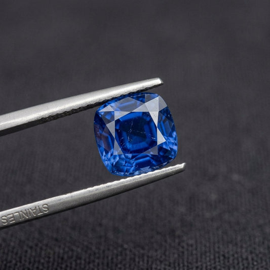 Neelam — Blue Sapphire — certified loose stone, studio macro | Kubair