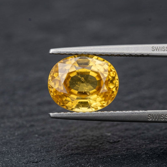 Pukhraj — Yellow Sapphire — certified loose stone, studio macro | Kubair